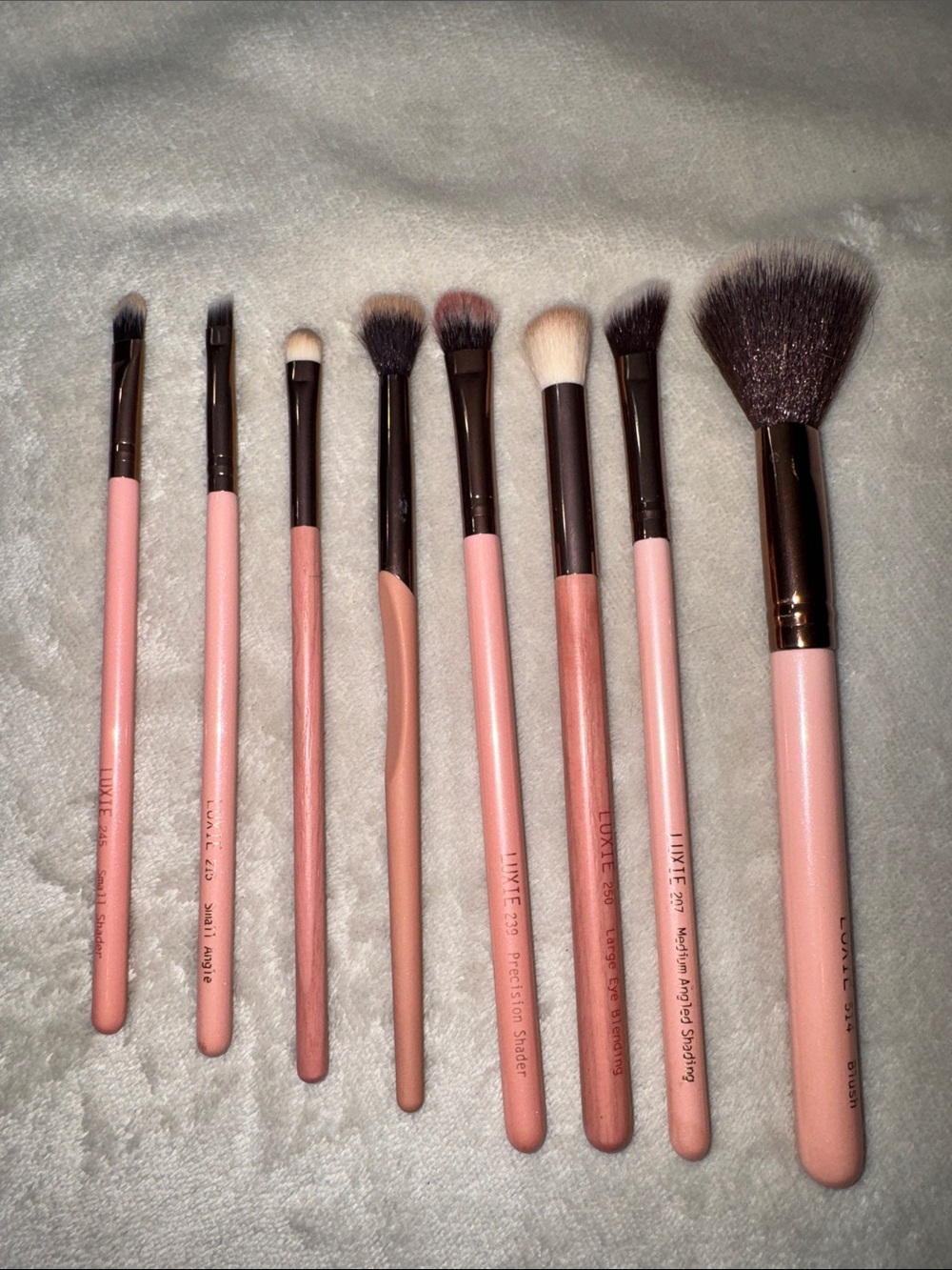 Luxie Pink and Rose Gold 8-Piece Brush Set - Soft Bristle Makeup Kit
